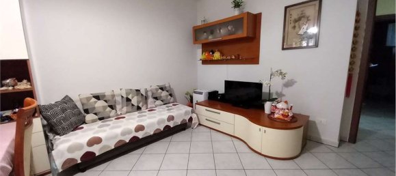 2 bedrooms Apartment in Prato, Italy No. 323604 8