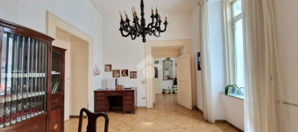 5 rooms Apartment in Naples, Italy No. 31535 7