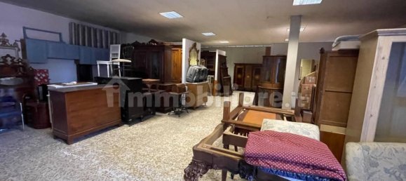 5-Zimmer Lagerhaus in Limbiate, Italy, Nr. 100469 13