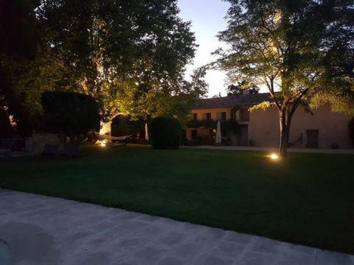 6 bedrooms House in Arles, France No. 12049