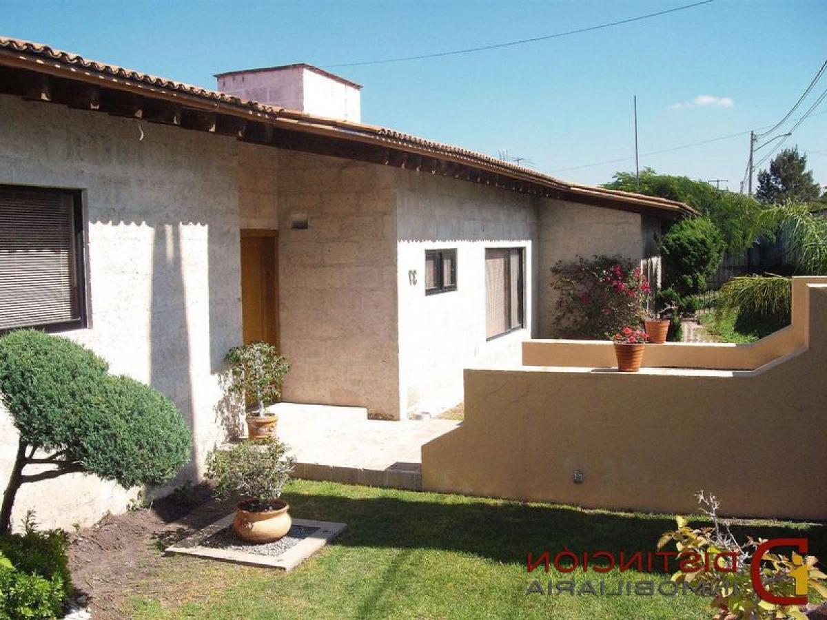 Casa de 3 dormitorios en Querétaro, Mexico No. 173958
