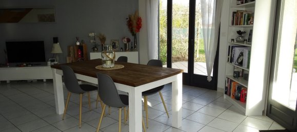 Casa de 3 dormitorios en La Cote-Saint-Andre, France No. 199900 8