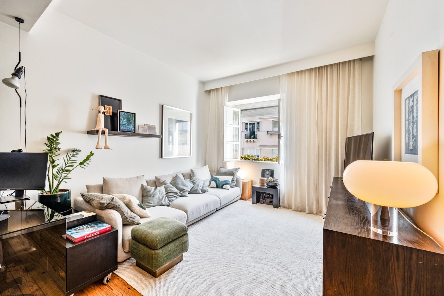 3 bedrooms Apartment in Lisbon, Portugal No. 109821