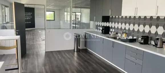 Офис 700м² в Нёйи-Плезанс, Франция № 302362 5