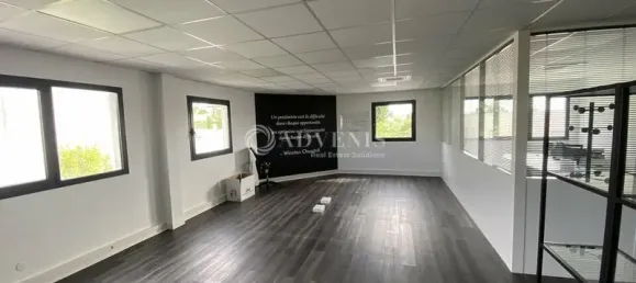 Офис 700м² в Нёйи-Плезанс, Франция № 302362 3