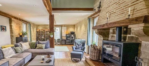 Замки и поместья с 3 спальнями в Вильнёв-сюр-Ло, Франция № 333264 5