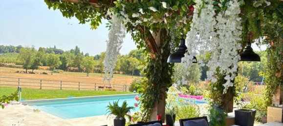 Замки и поместья с 3 спальнями в Вильнёв-сюр-Ло, Франция № 333264 3