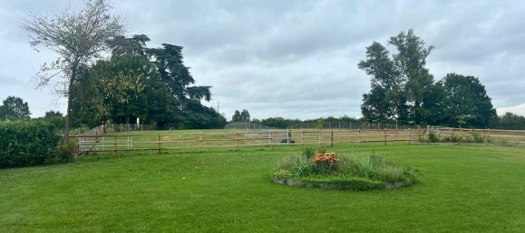 Замки и поместья с 3 спальнями в Вильнёв-сюр-Ло, Франция № 333264 14