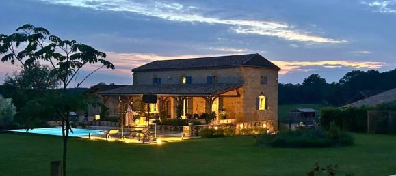 Замки и поместья с 3 спальнями в Вильнёв-сюр-Ло, Франция № 333264 17