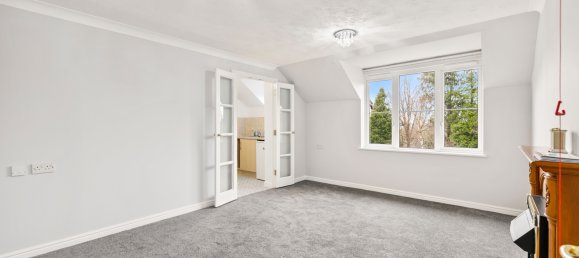 1 bedroom Apartment in East Grinstead, United Kingdom No. 1044 8