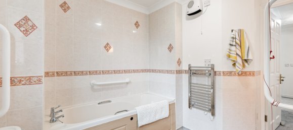 1 bedroom Apartment in East Grinstead, United Kingdom No. 1044 18