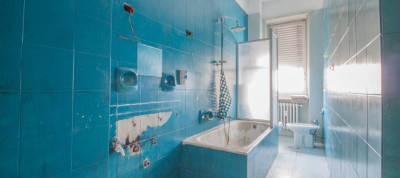 2 bedrooms Apartment in Turin, Italy No. 349896 7