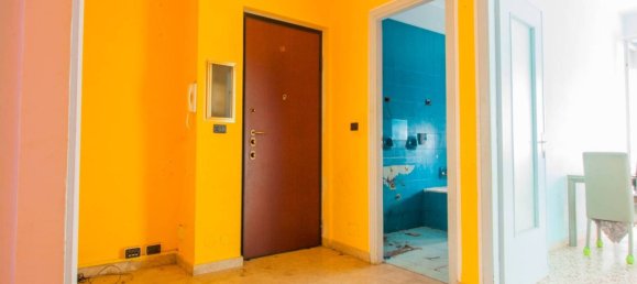 2 bedrooms Apartment in Turin, Italy No. 349896 5