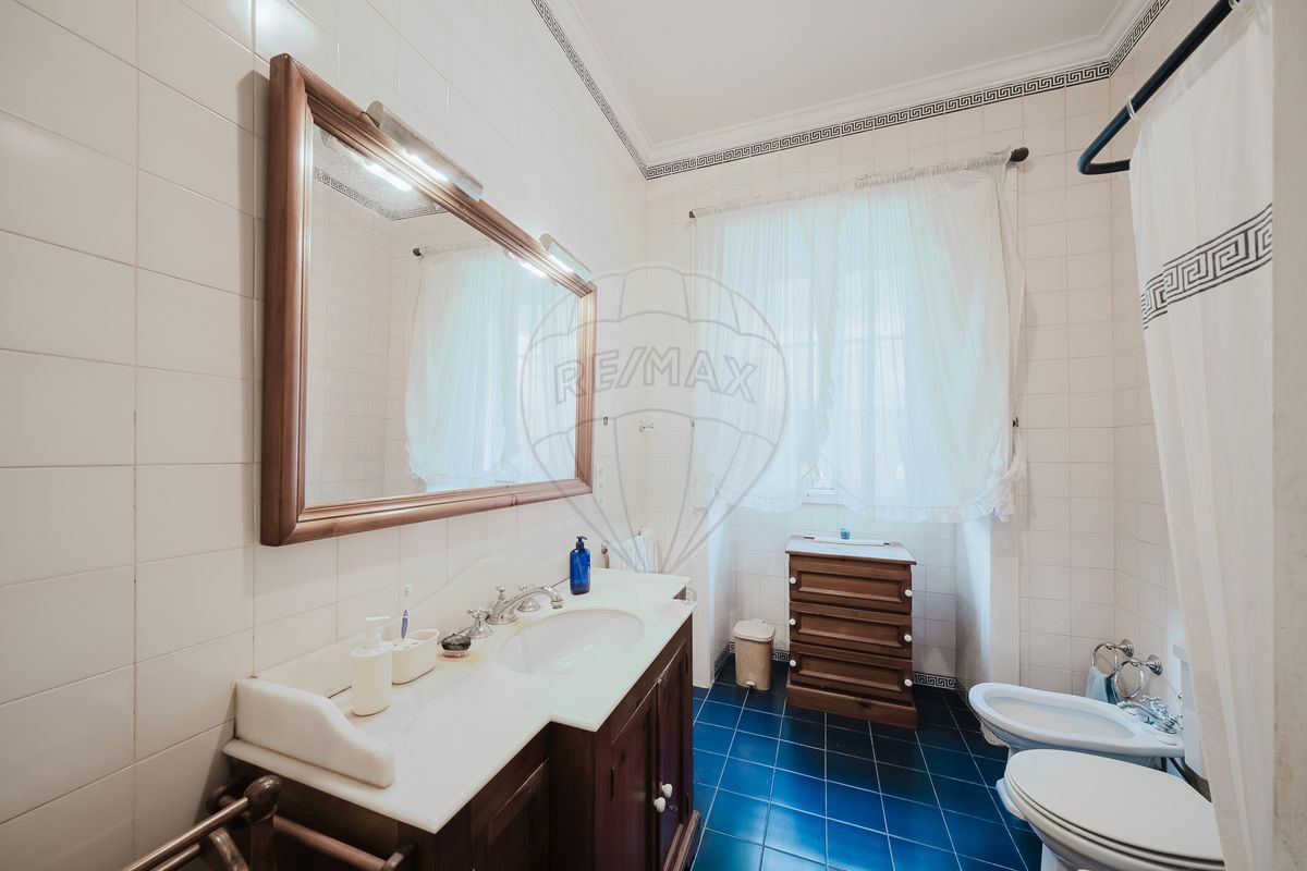 Дом с 4 спальнями в Ангра ду Эроишму, Португалия № 164543