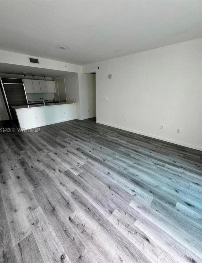 1 bedroom Commercial property for rent in Miami, Miami-Dade, Florida, USA № 615062