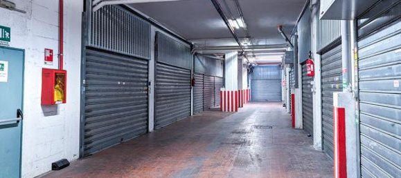 27m² Garage in Rome, Italy No. 252173 4