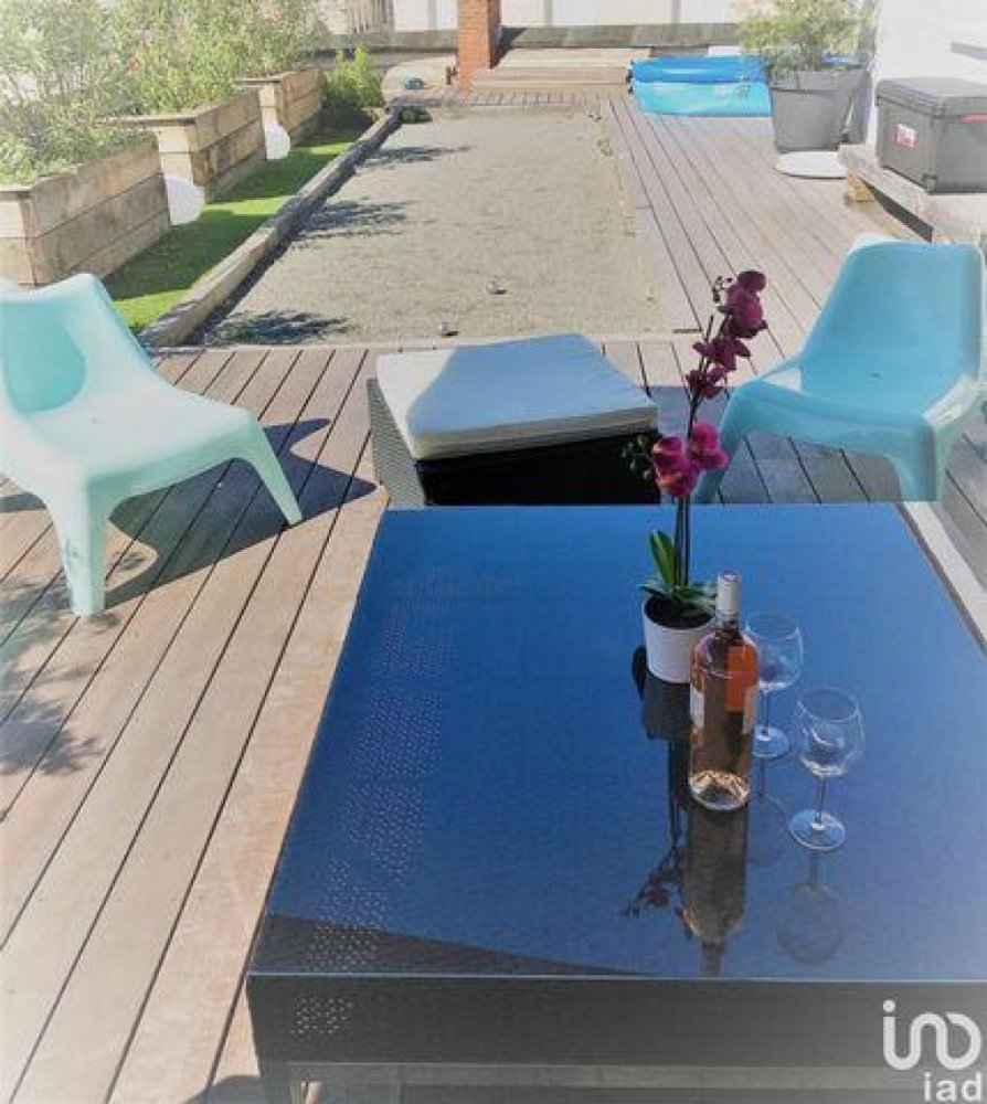 3 bedrooms Condo in Bordeaux, France No. 8641