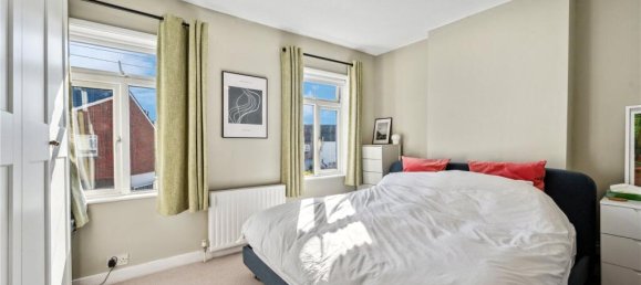 3 bedrooms House in Thornton Heath, United Kingdom No. 3572 6