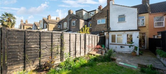 3 bedrooms House in Thornton Heath, United Kingdom No. 3572 21