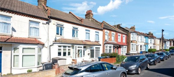 3 bedrooms House in Thornton Heath, United Kingdom No. 3572 24