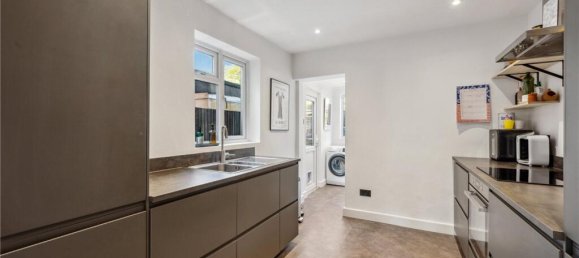 3 bedrooms House in Thornton Heath, United Kingdom No. 3572 15