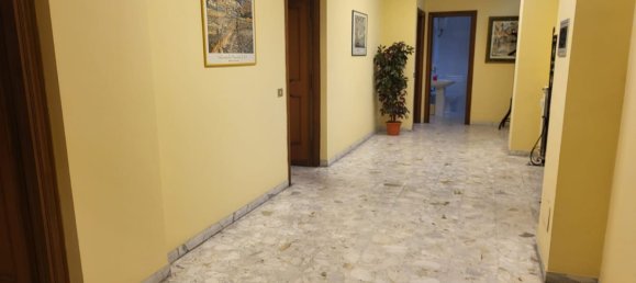 5-salle Appartement à Rome, Italy No. 200744 3