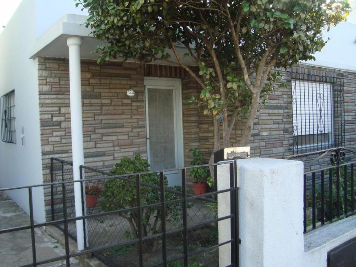 2 bedrooms House in Bermudez, Argentina No. 62133