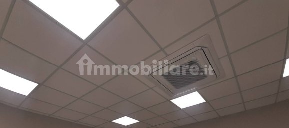 Imóvel comercial de 2 divisões em Brescia, Italy N.º 6641 4