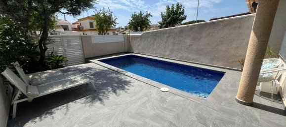 4 bedrooms House in Torre de la Horadada, Spain No. 156676 3