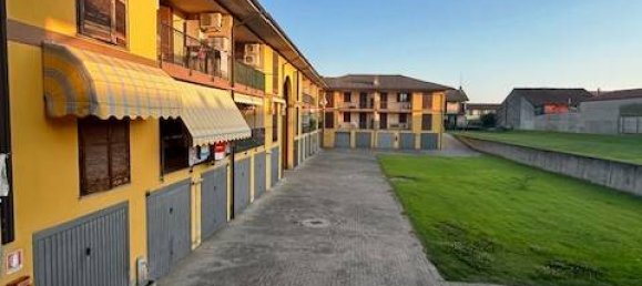 2 bedrooms Apartment in Gravellona Lomellina, Italy No. 6457 6