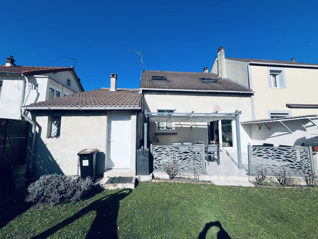 4 bedrooms House in Bobigny, France No. 136723