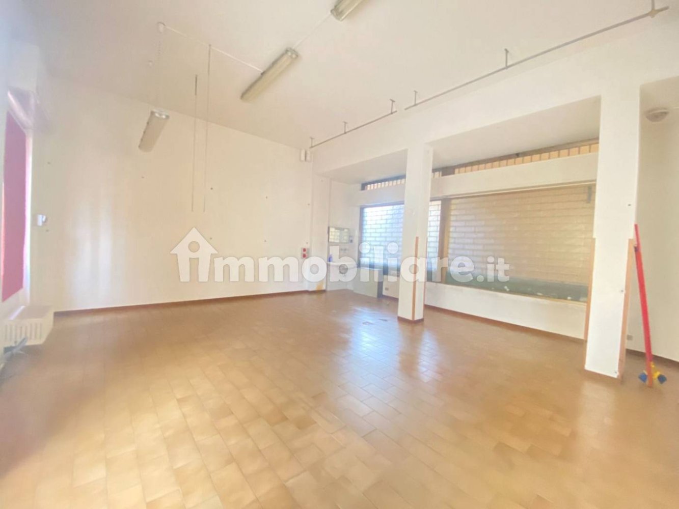 1-Zimmer Gewerbliche Immobilie in Pessano con Bornago, Italy, Nr. 151509