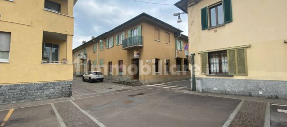1 room Commercial property in Pessano con Bornago, Italy No. 151509 11
