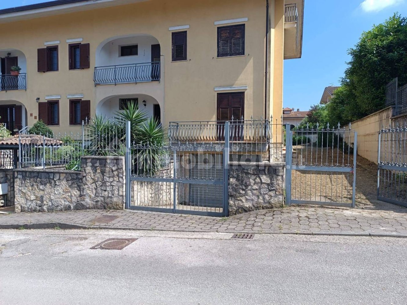 4 bedrooms Villa in Avellino, Italy No. 151380