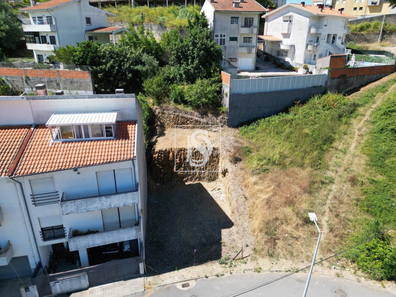 Terreno en Fanzeres, Portugal 158 m² No. 249963