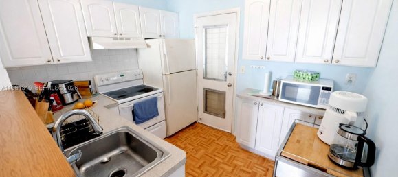 1 dormitorio propiedad comercial en venta en Miami, Miami-Dade, Florida, USA № 615557 17