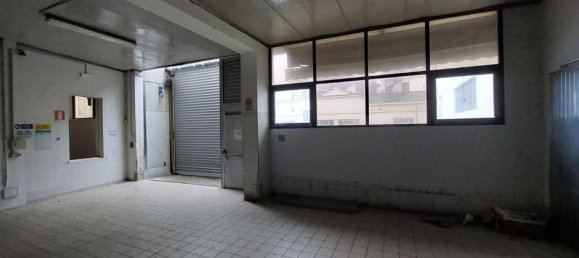 2966m² Warehouse in Collecchio, Italy No. 372502 6
