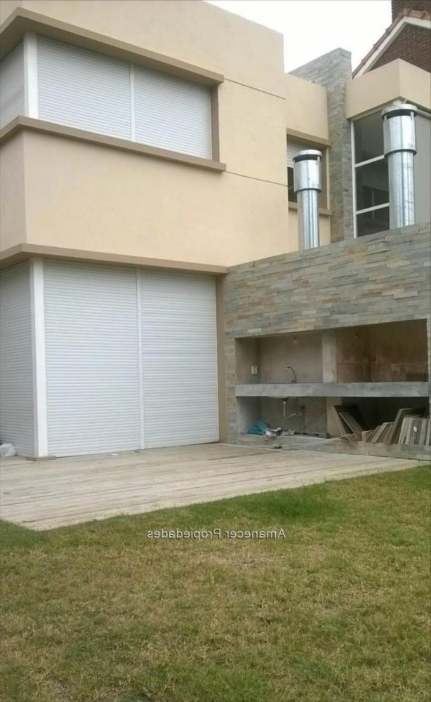 3 bedrooms House in Montevideo, Uruguay No. 11708