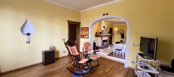 4 bedrooms Villa in Chiusi, Italy No. 53479 5
