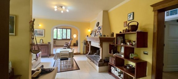 4 bedrooms Villa in Chiusi, Italy No. 53479 9