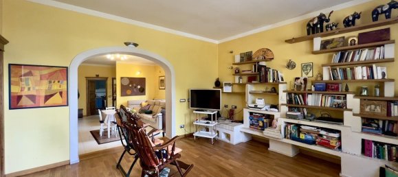 4 bedrooms Villa in Chiusi, Italy No. 53479 8