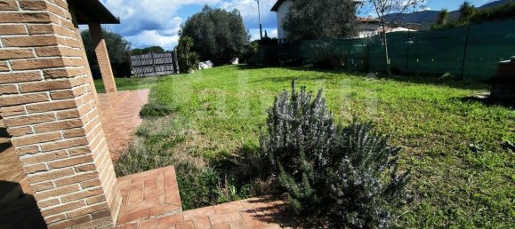 4 rooms House in Scarlino, Italy No. 65092 3