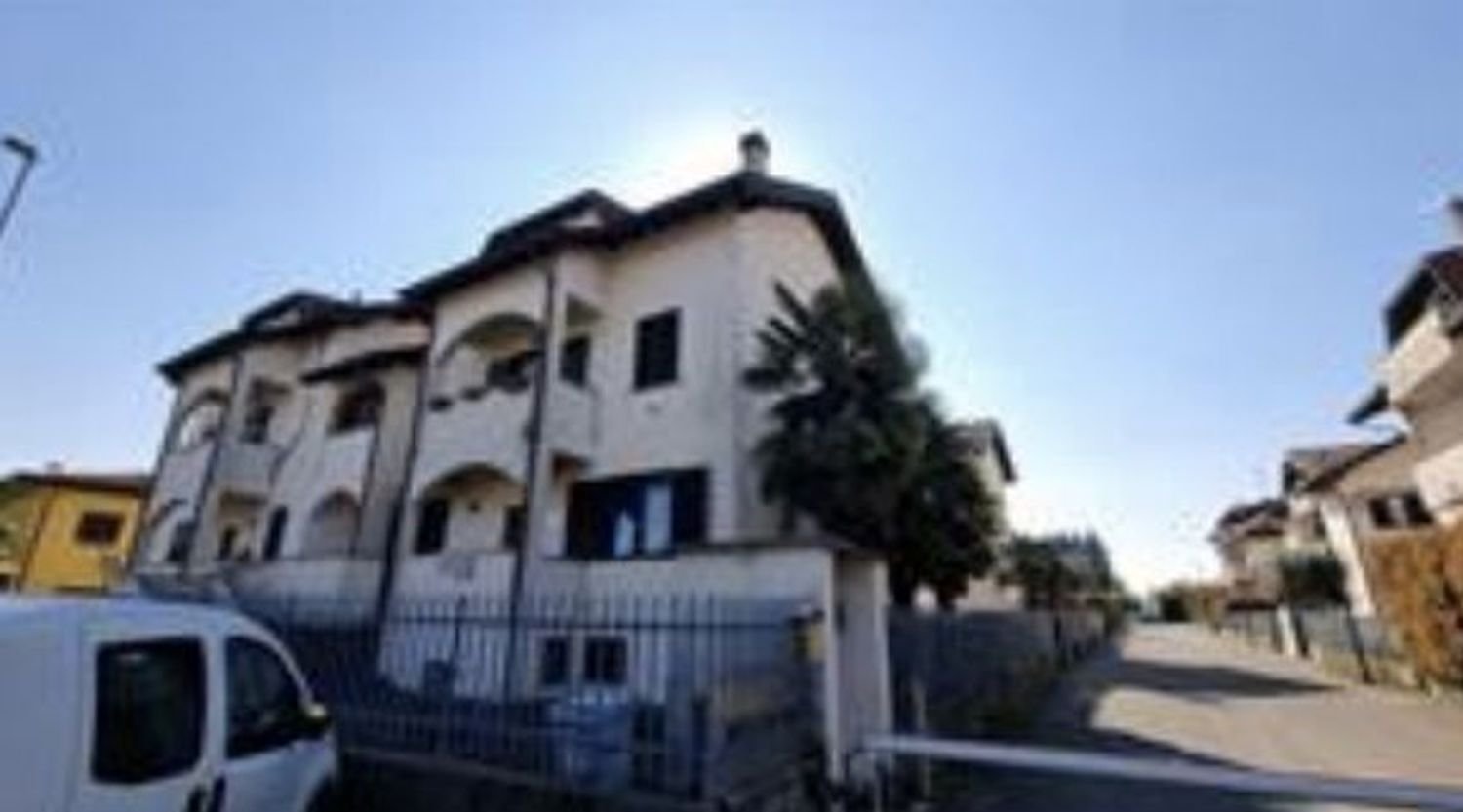 3غرفة شقة في Arconate, Italy رقم 304160