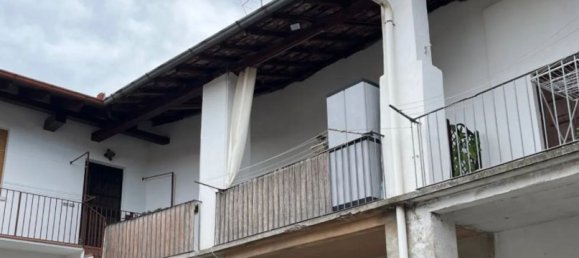 3 rooms Apartment in Sumirago, Italy No. 183314 2