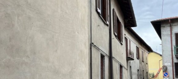 3 rooms Apartment in Sumirago, Italy No. 183314 3