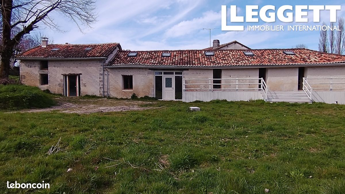 5 bedrooms House in Ronsenac, France No. 95547