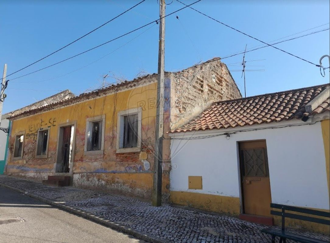 Casa de 3 dormitorios en Ulme, Portugal No. 179635