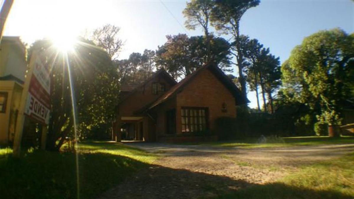 3 bedrooms House in Mar del Plata, Argentina No. 93016