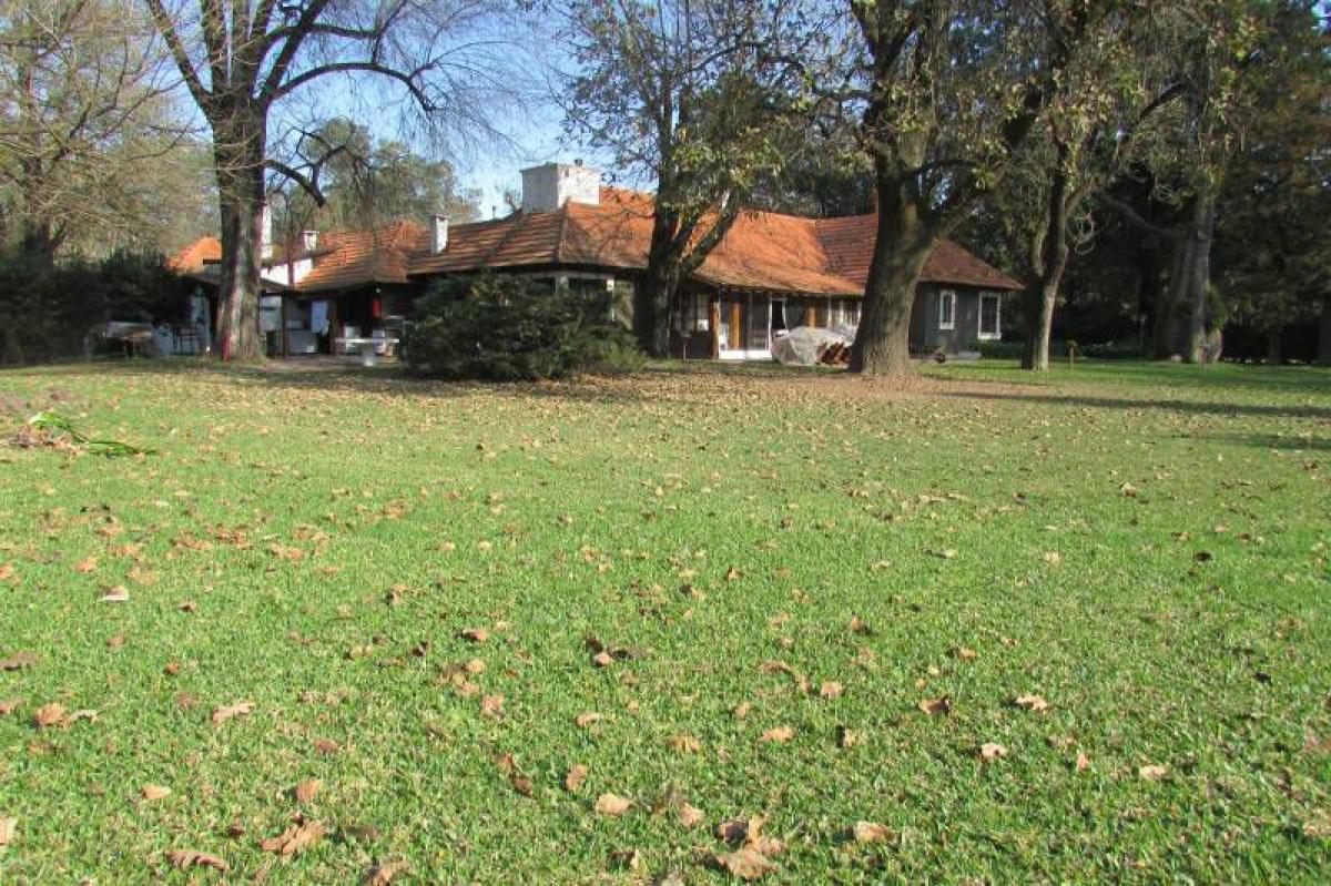 Ферма с 6 спальнями в Эскобар, Аргентина № 32710