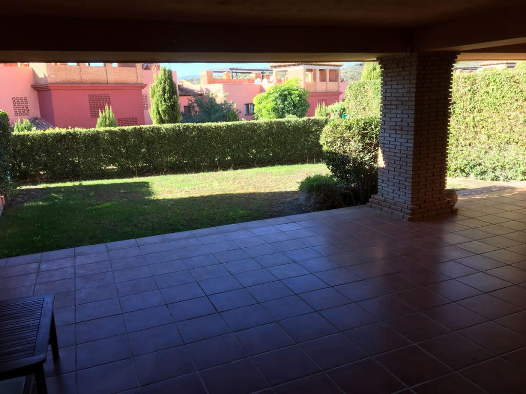 Apartamento de 2 dormitorios en Casares, Spain No. 185291